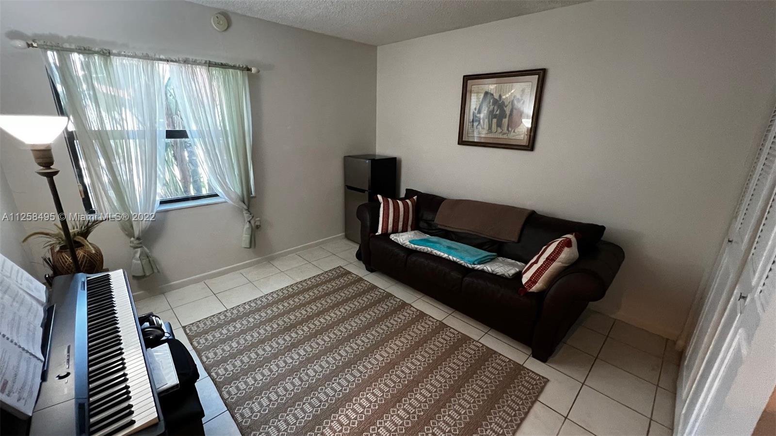 2nd Bedroom/Guest Room 1st Floor