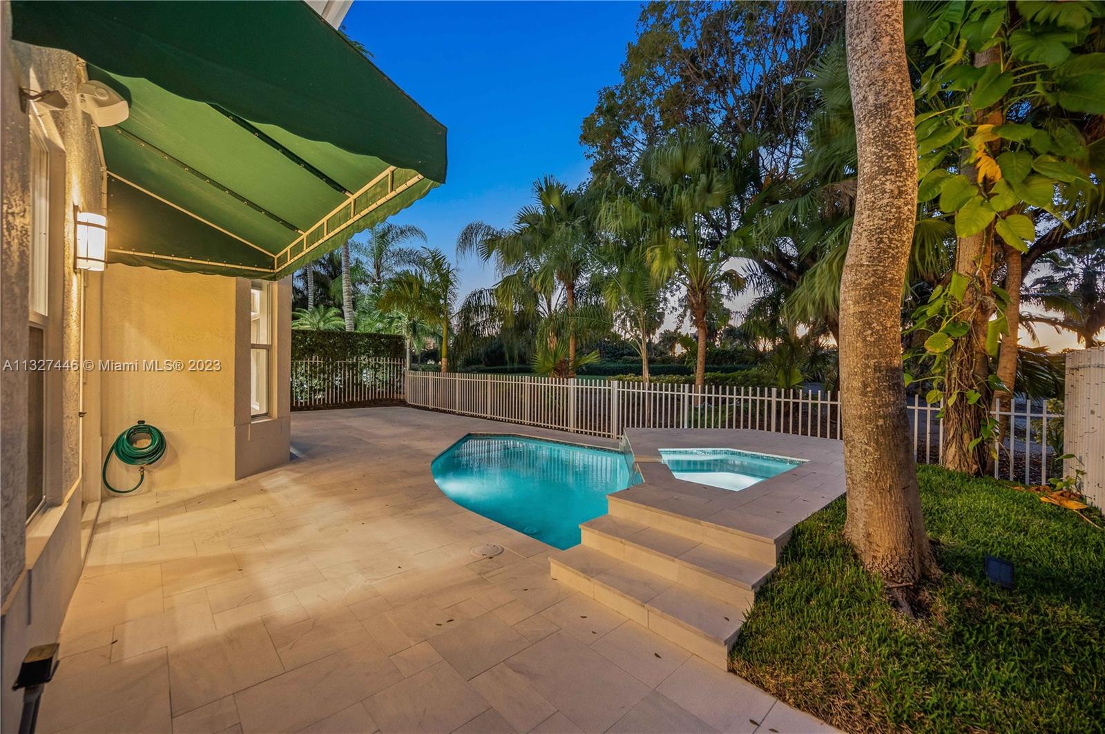 Stunning golf course views!