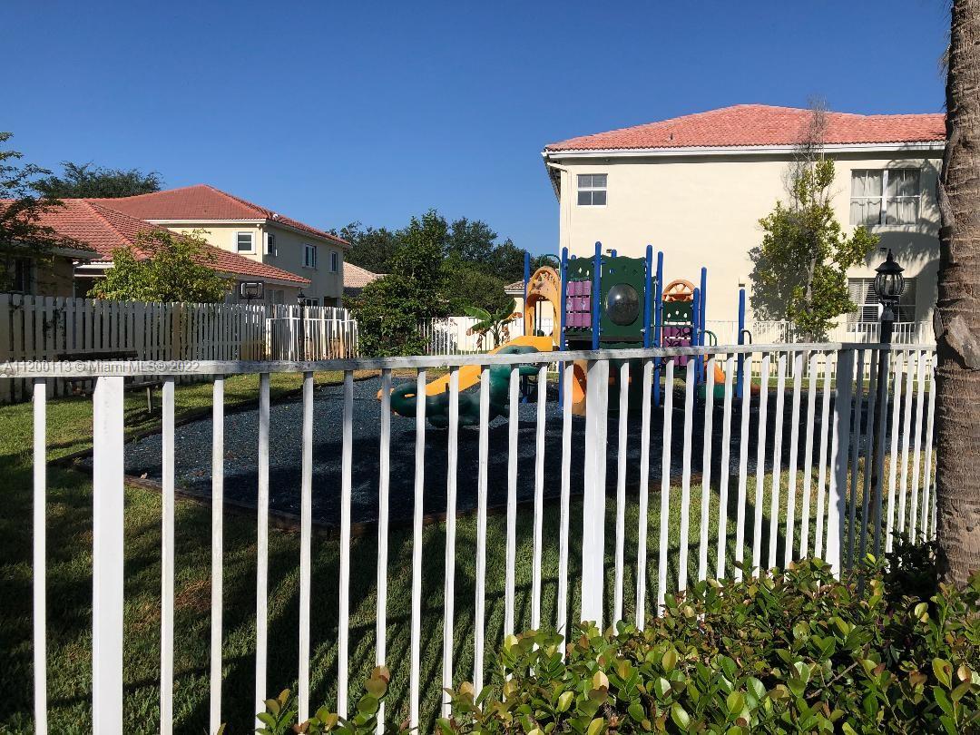 pod 1 at monarch lakes Real Estate, Brokers, Home Values, Luxury