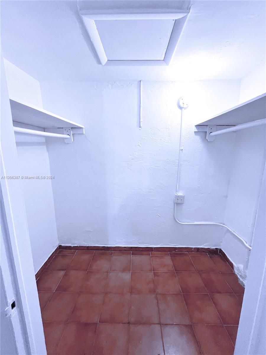 Unit 4 - Vacant - 1/1
