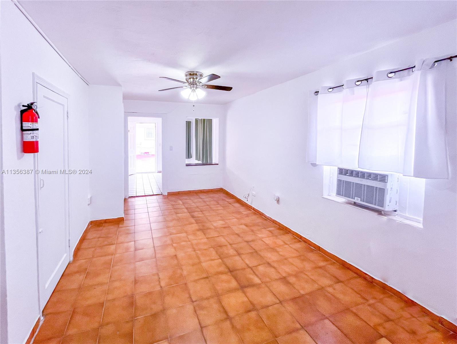 Unit 4 - Vacant - 1/1