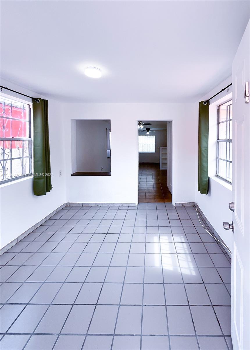 Unit 4 - Vacant - 1/1