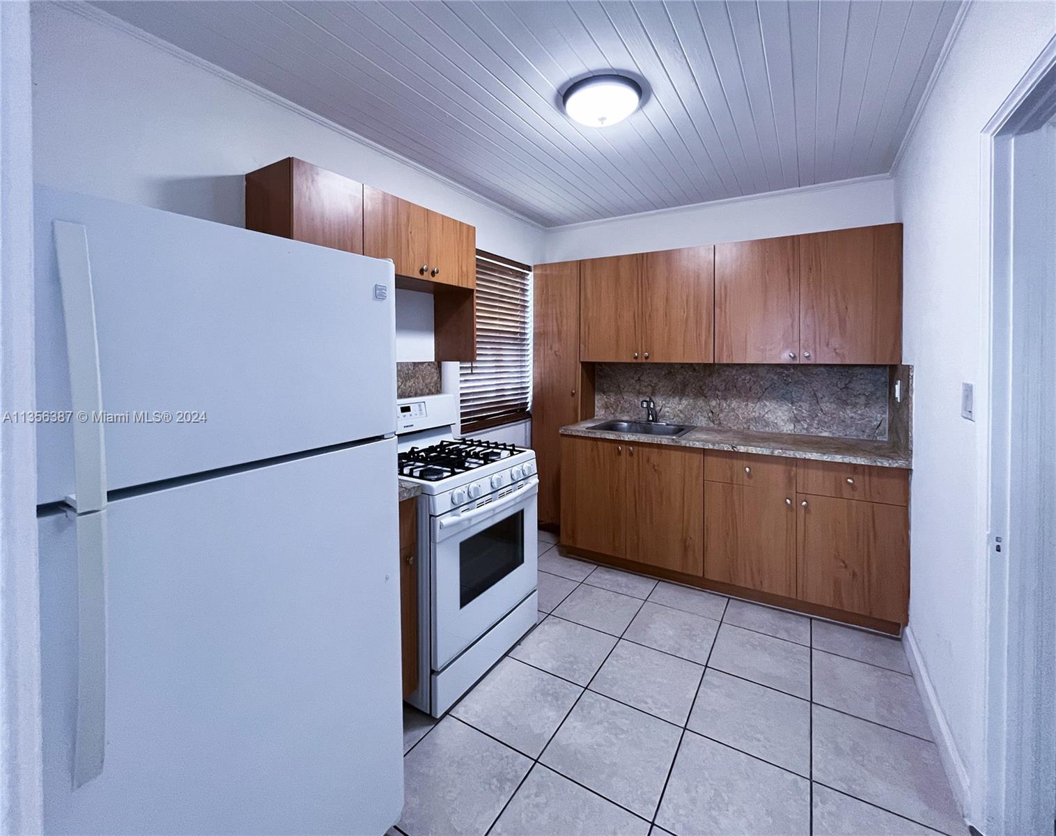 Unit 3 - Vacant - 1/1