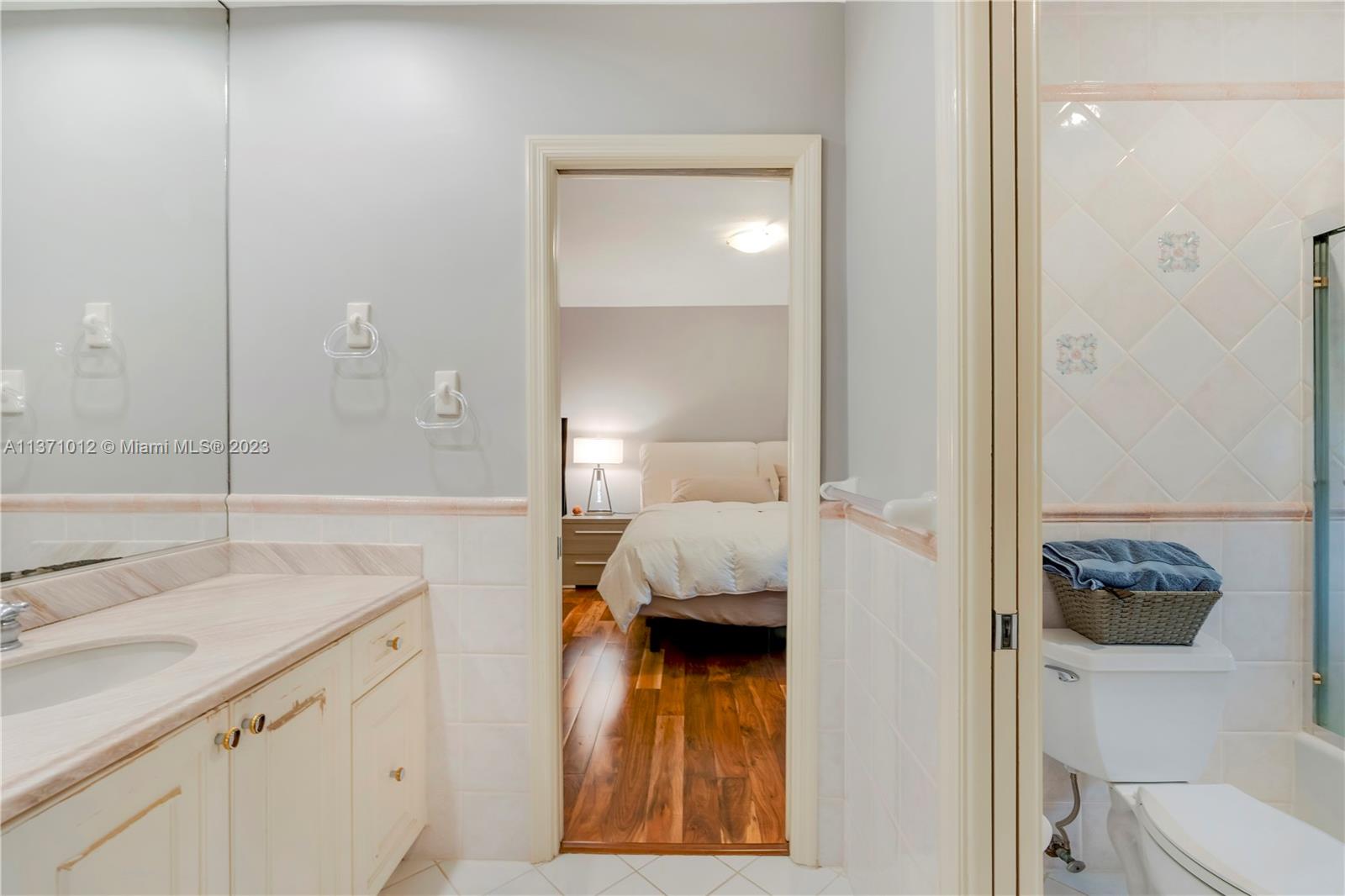 jack and Jill bathroom