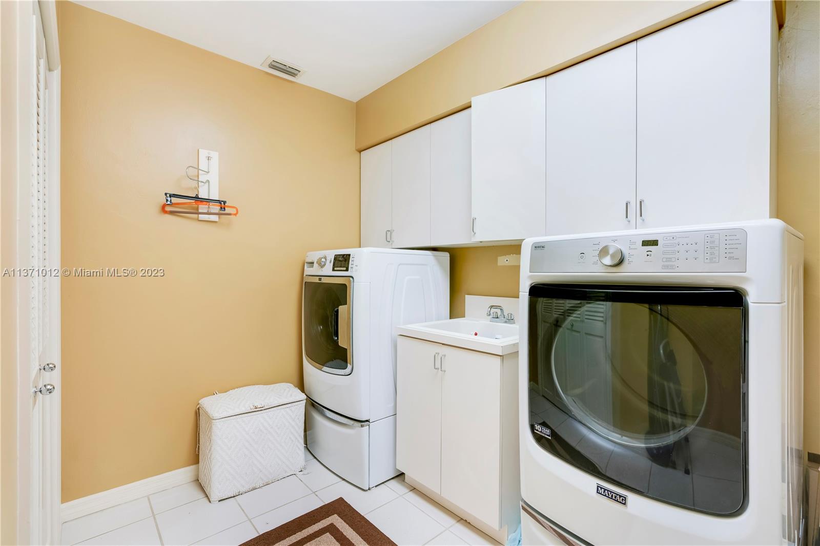 Amazing laundry room
