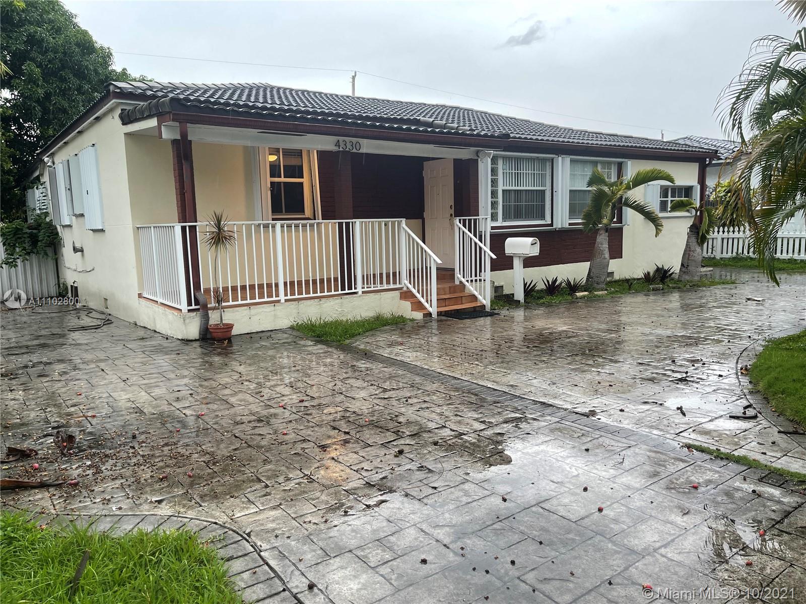 EXTERIOR FRONT, circular driveway