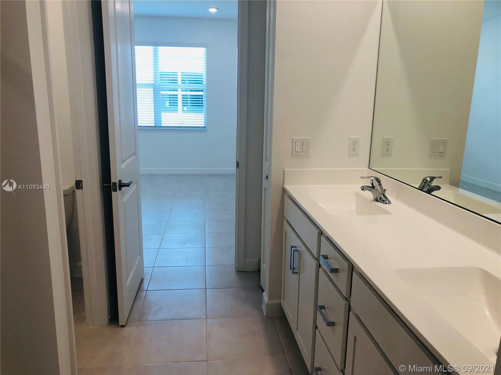 Master Bath Vanity View 2
