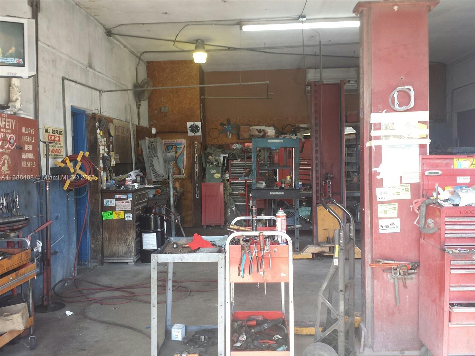 Garage