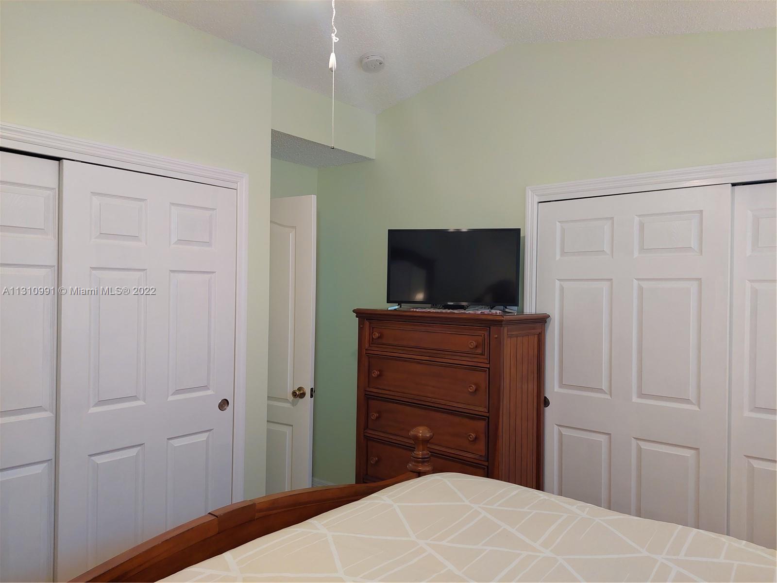 MASTER BEDROOM 2 SEPERATE CLOSETS