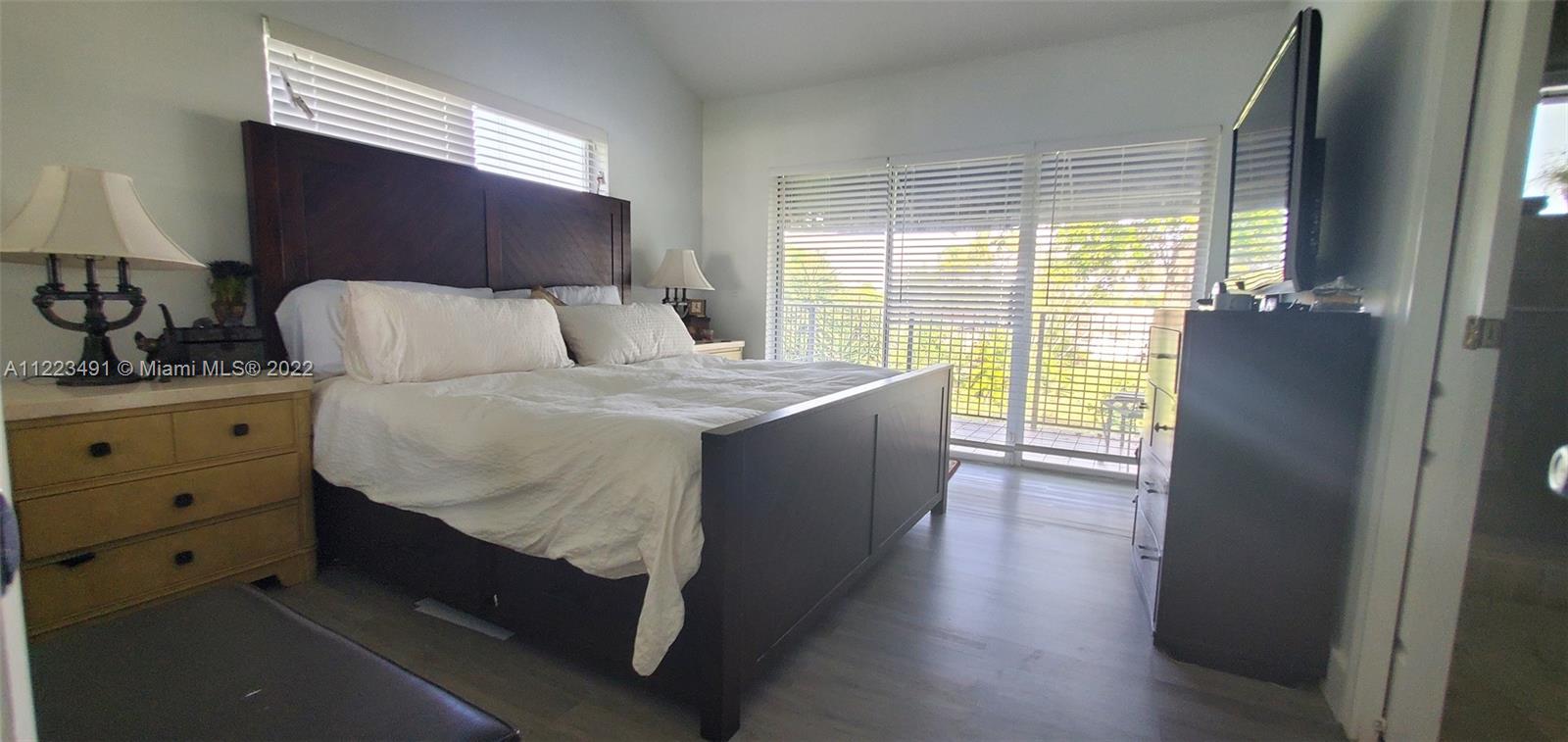 clear creek townhomes pla Real Estate, Brokers, Home Values, Luxury