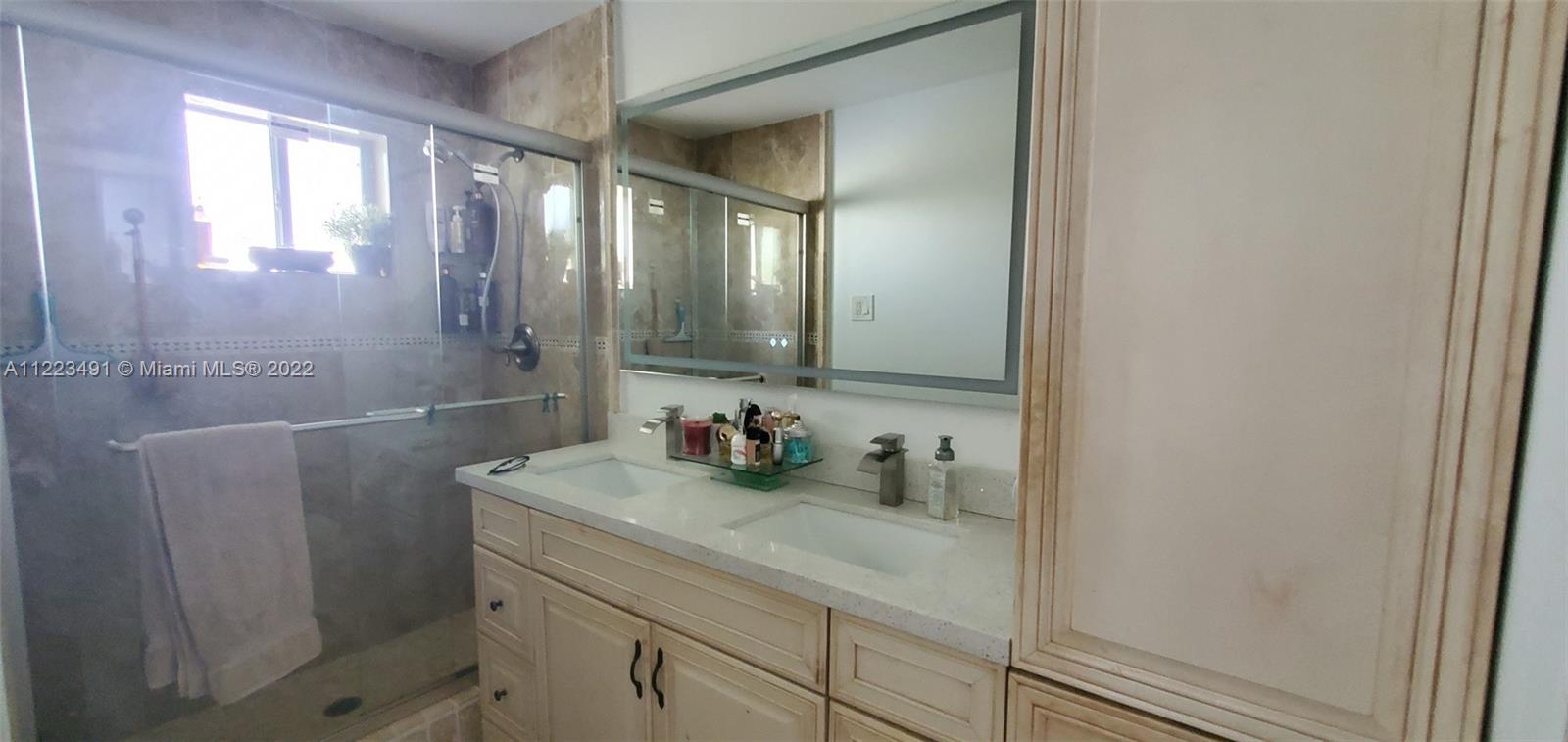 clear creek townhomes pla Real Estate, Brokers, Home Values, Luxury