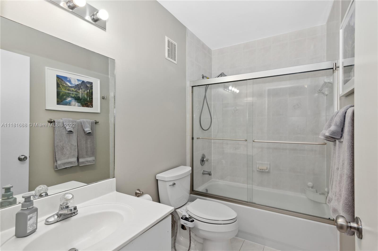 2nd Bathroom