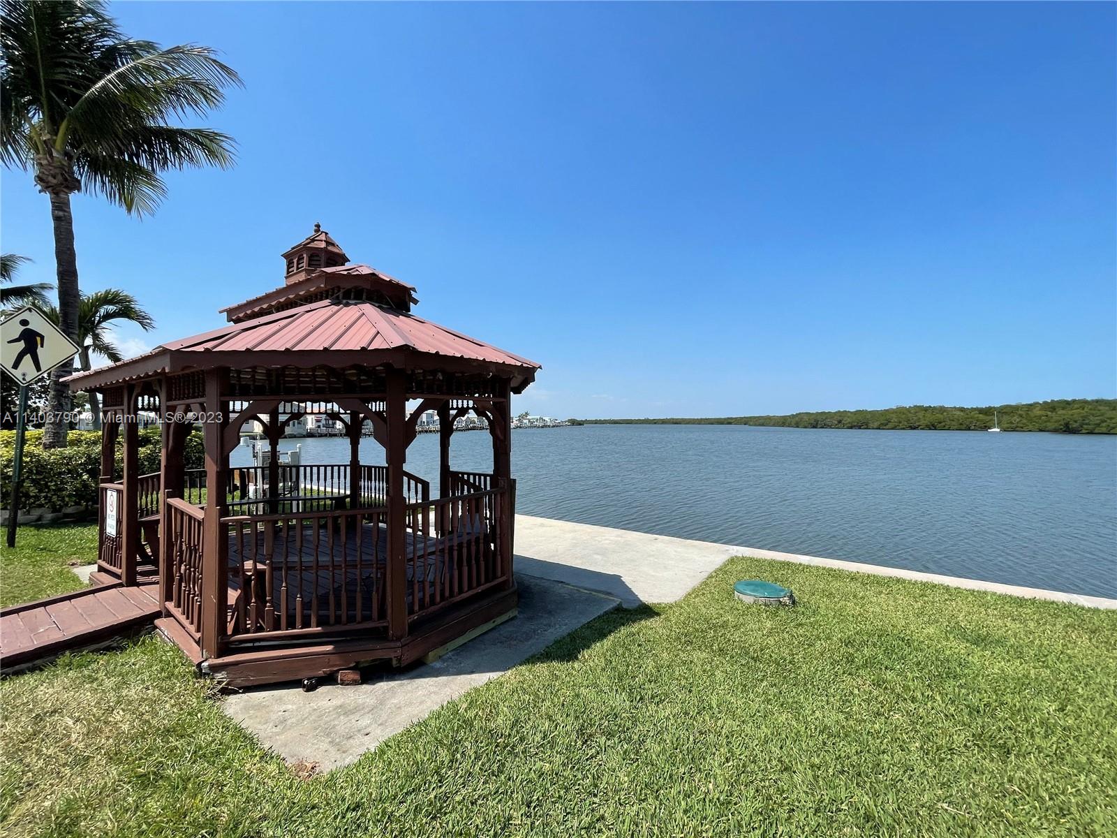Dock