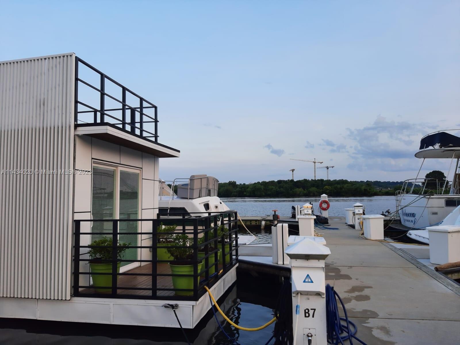 Dock