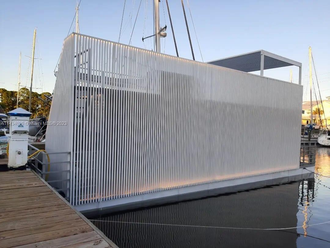 Dock