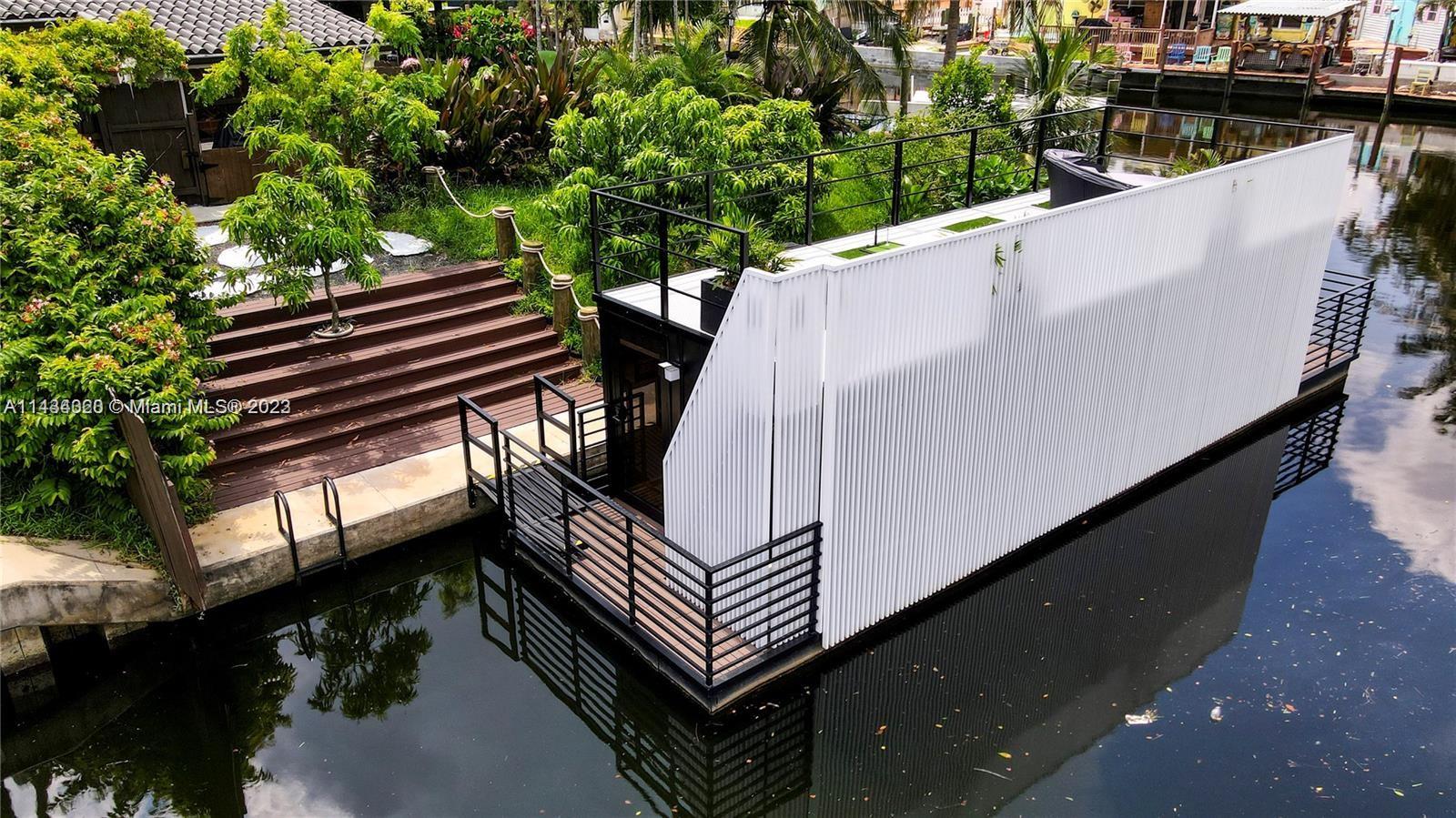 Dock