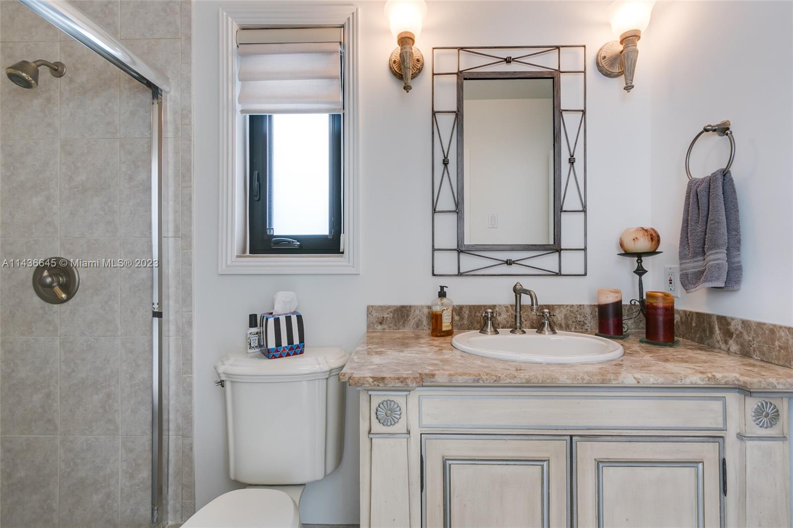 Cabana Bath off Family Room