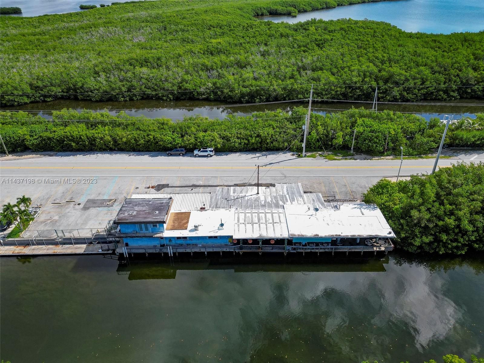Dock