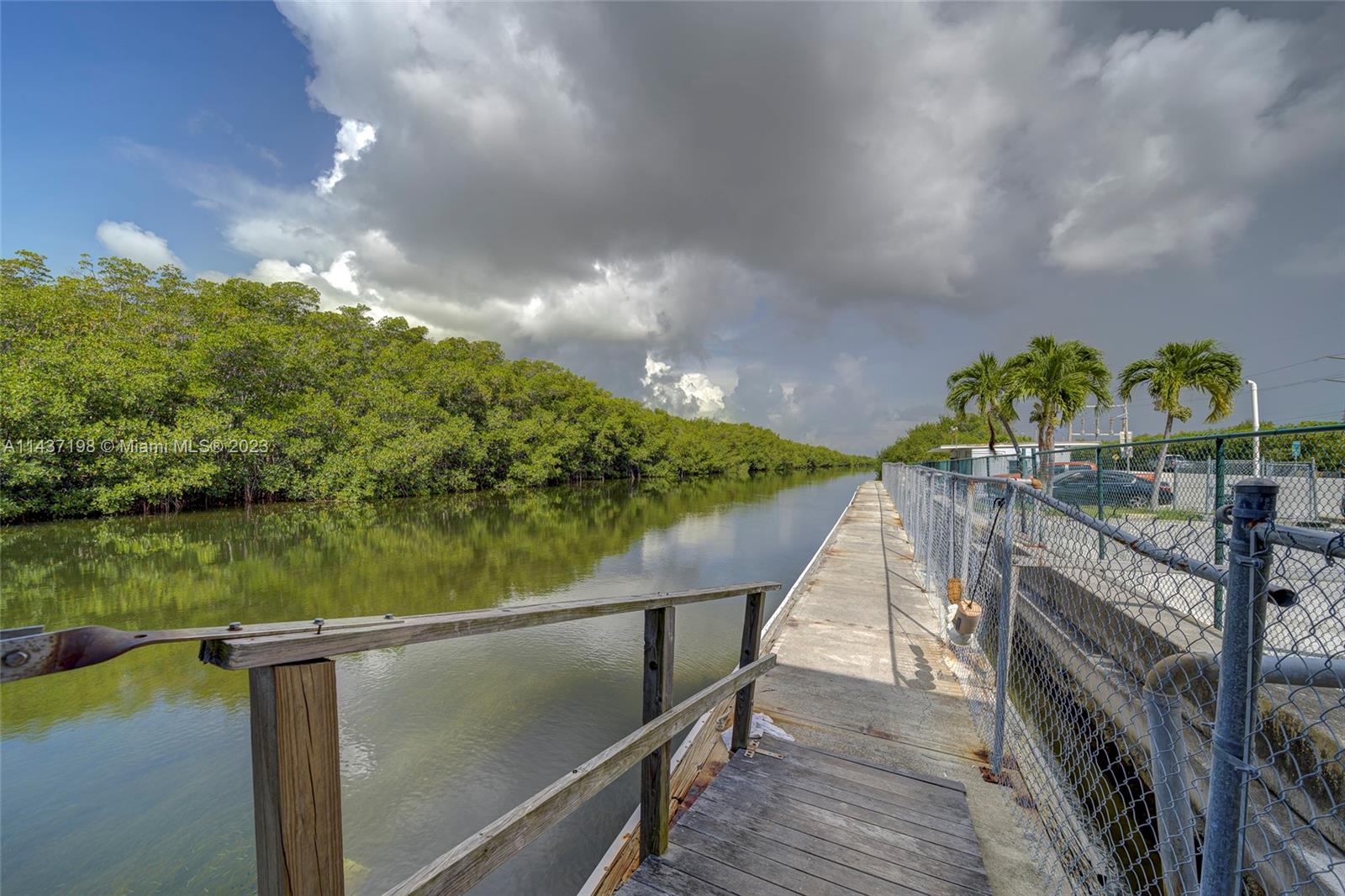 Dock
