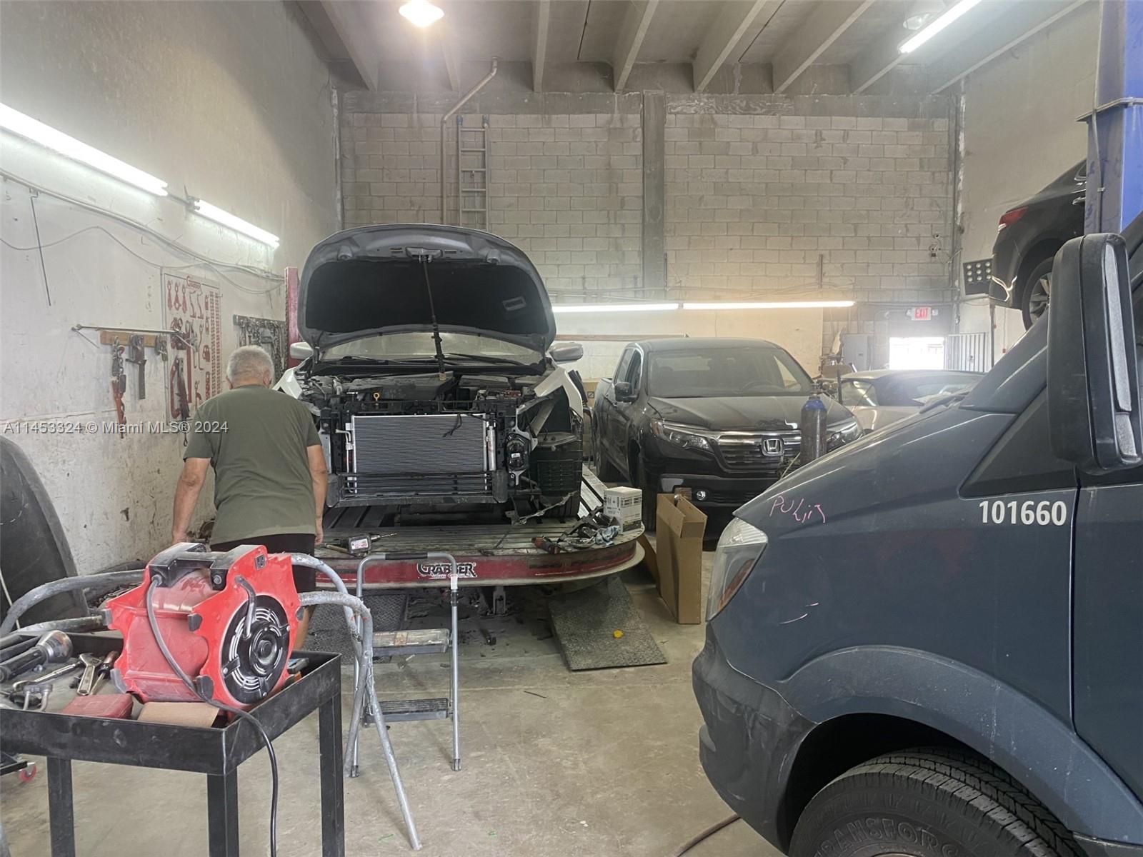 Garage