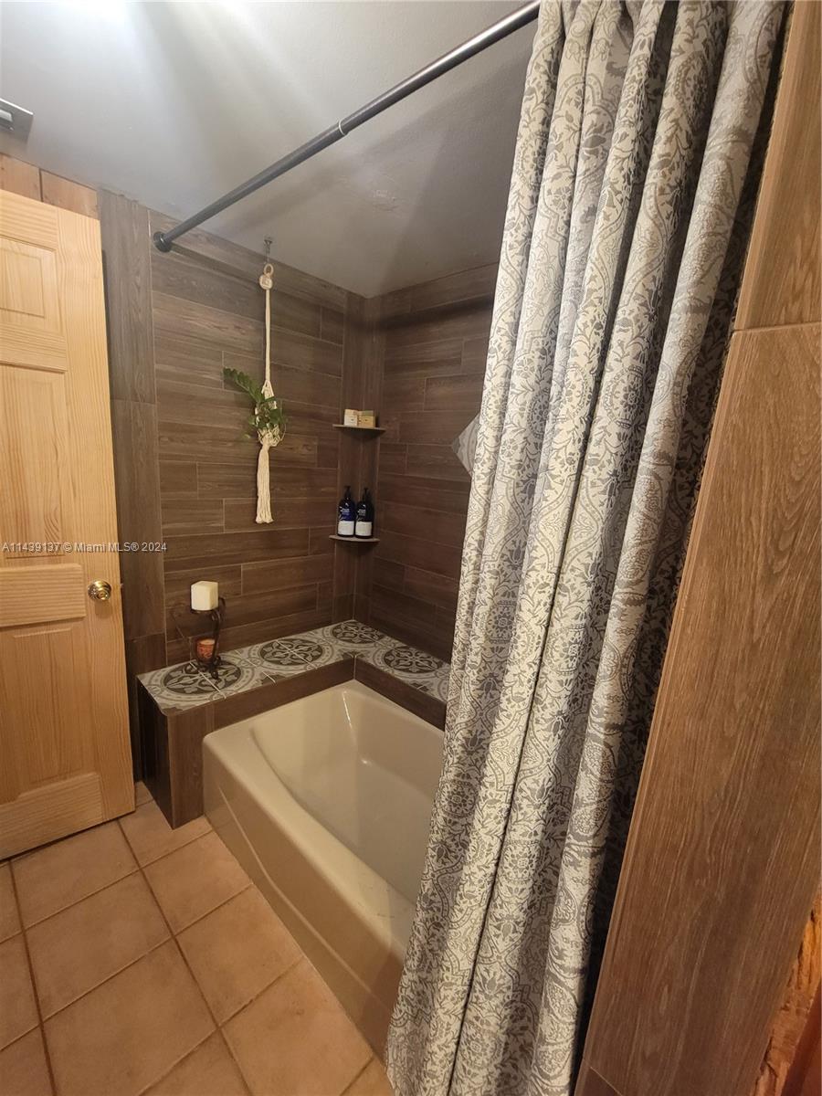 Tub and Shower 2nd Fl
