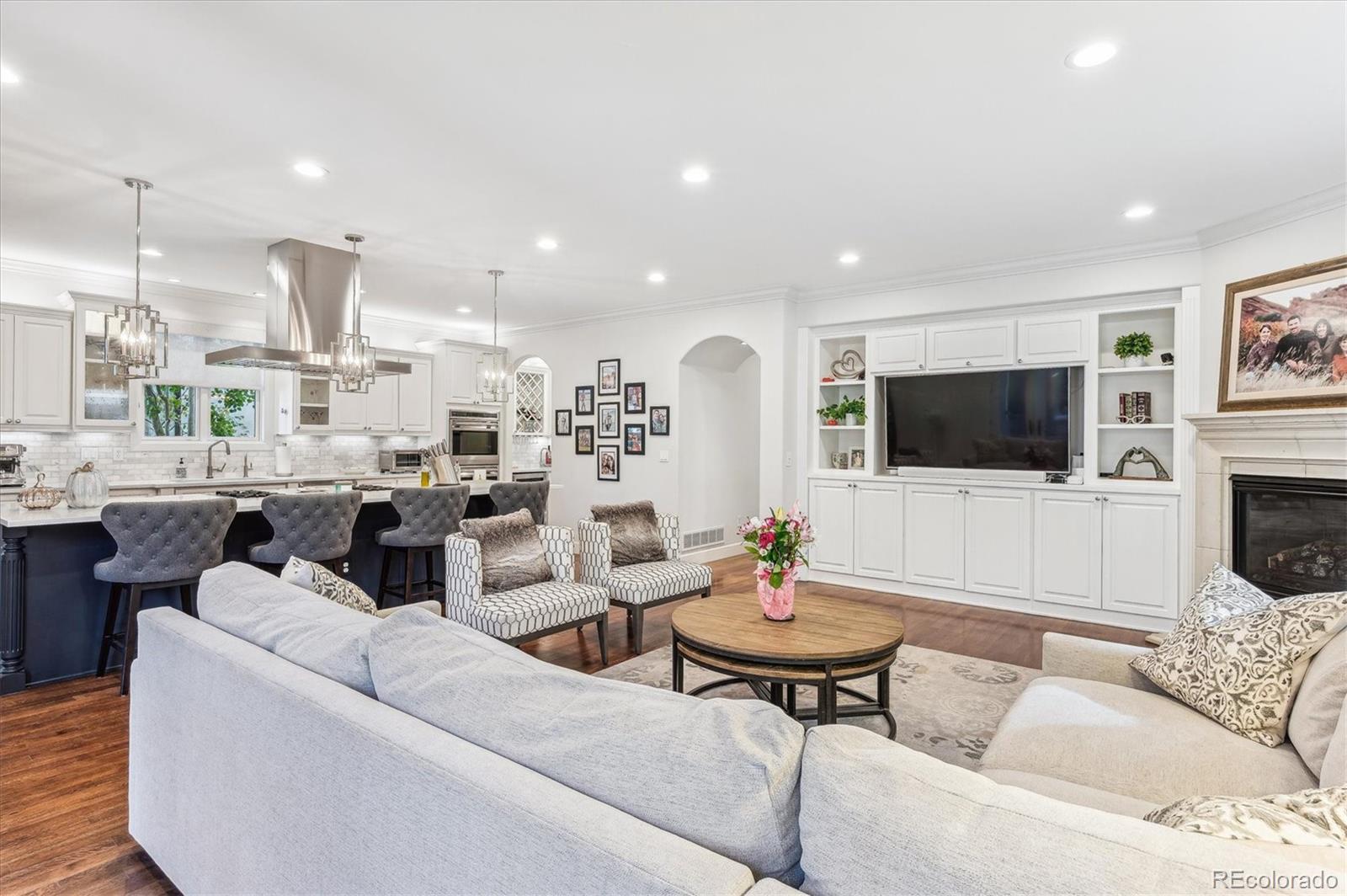 2111 Columbine Street, Denver, CO 80210, 5 Bedrooms Bedrooms, ,6 BathroomsBathrooms,Residential,For Sale,Columbine,REC5627954