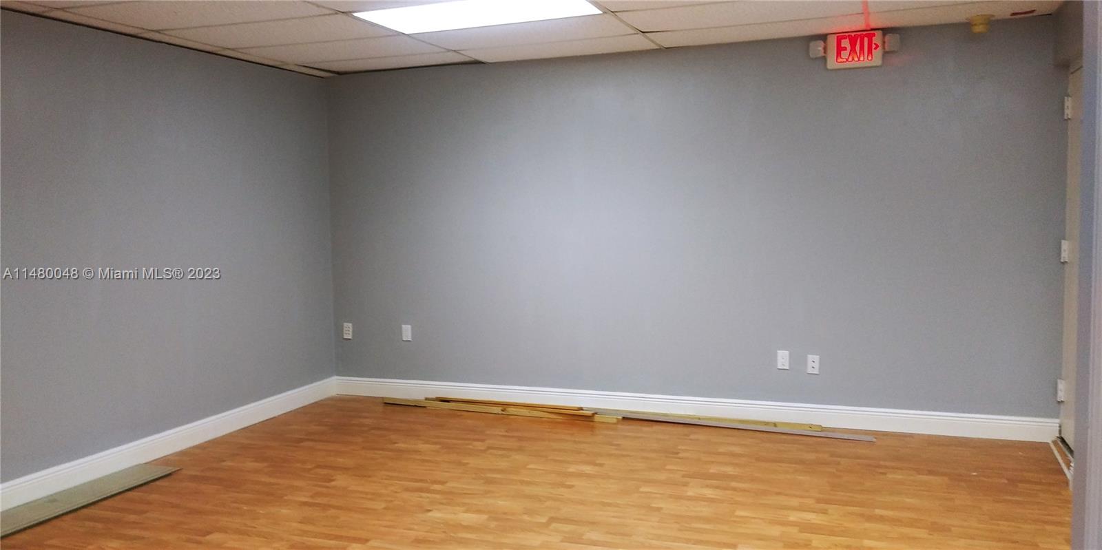 2nd floor 2 office space