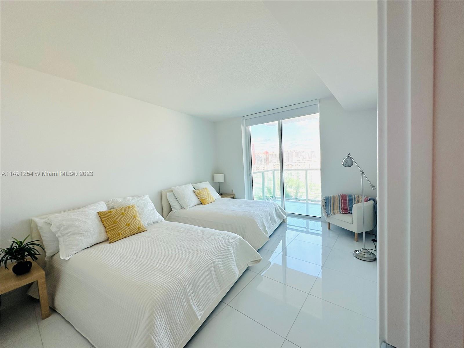 3RD BEDROOM 2 QUEEN BEDS