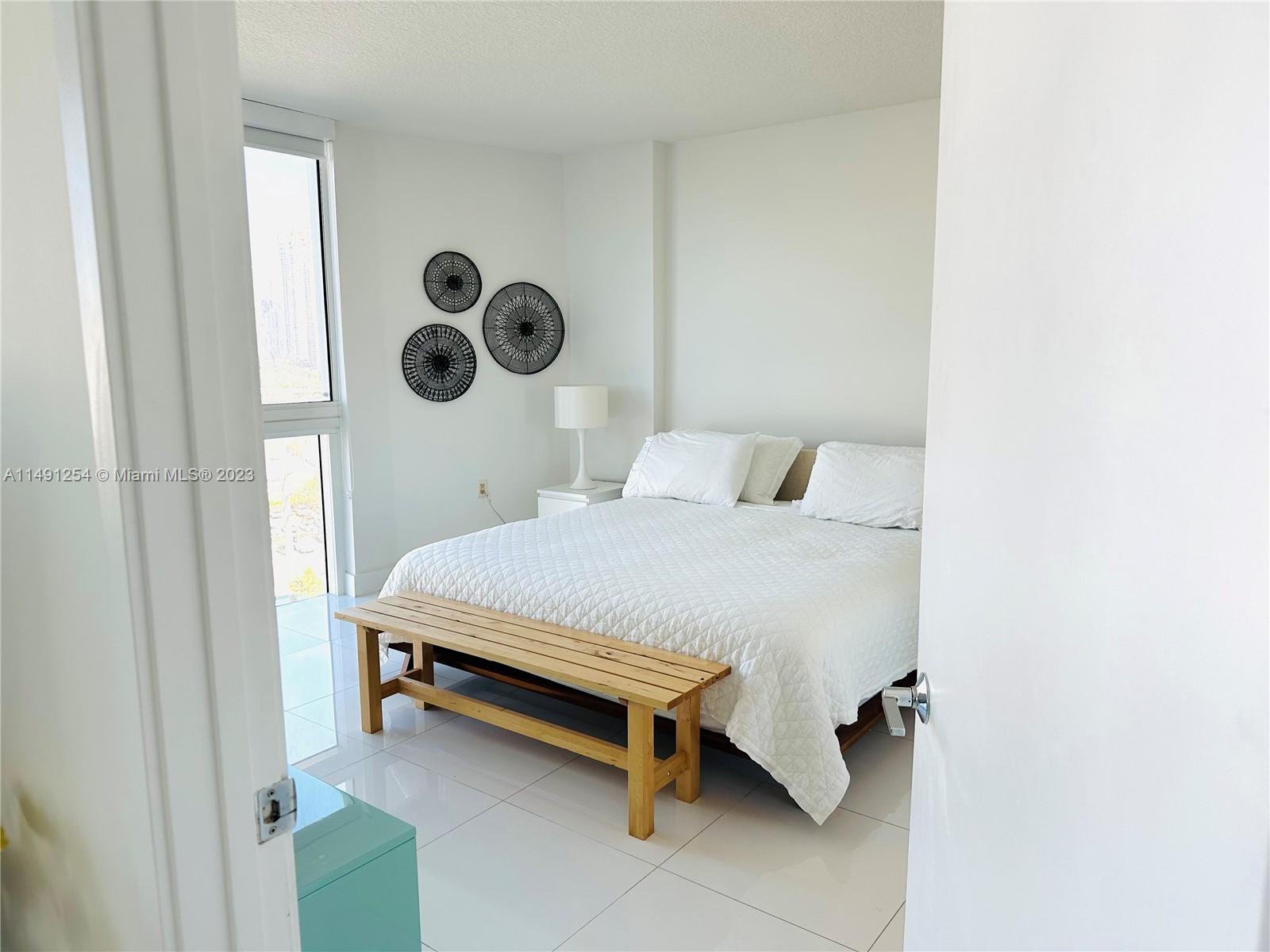 MASTER KING SIZE BED