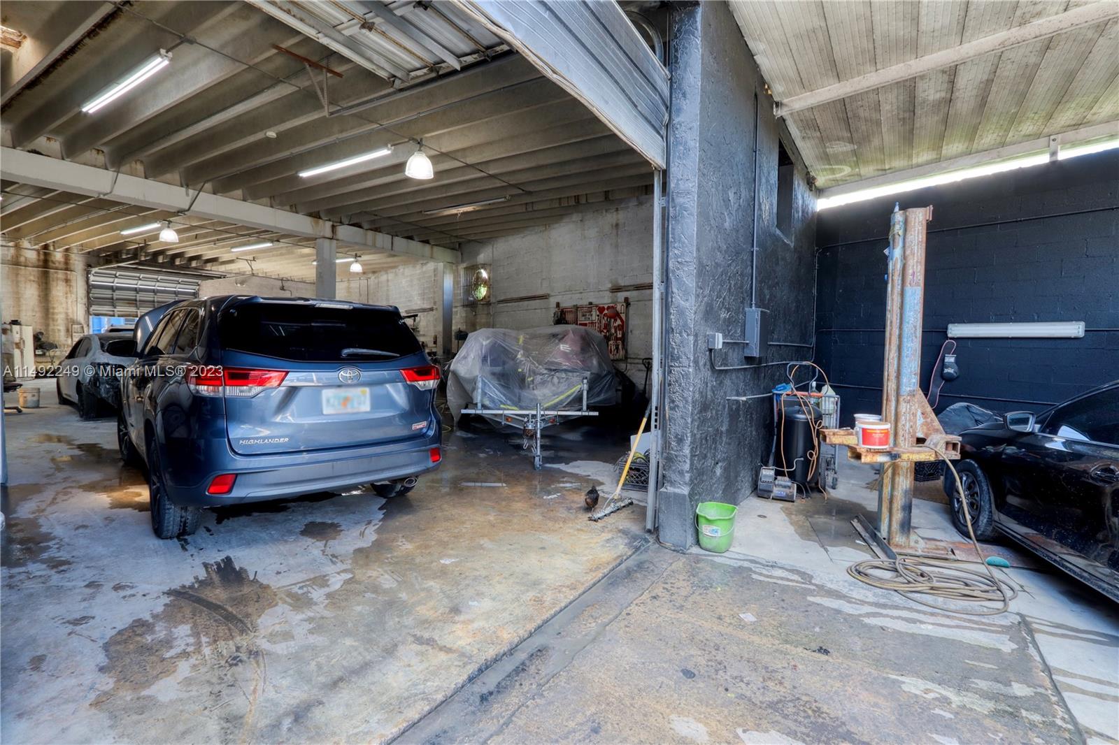 Garage