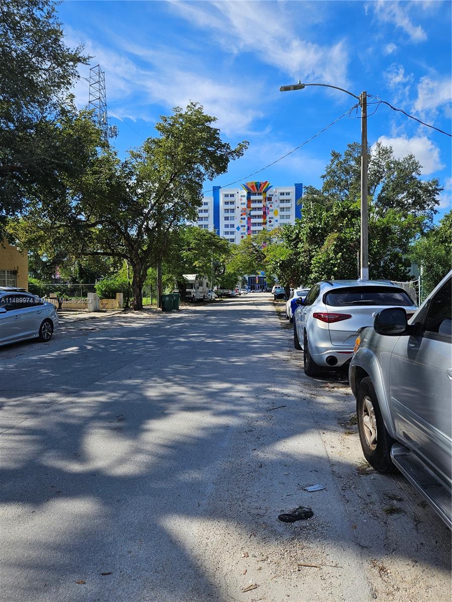 NW 37 St West