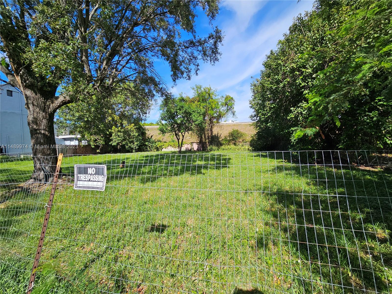 Neighborhood Lot NW 37 St