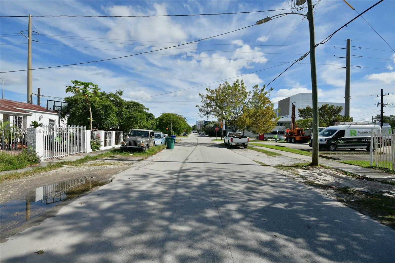 NW 37 St