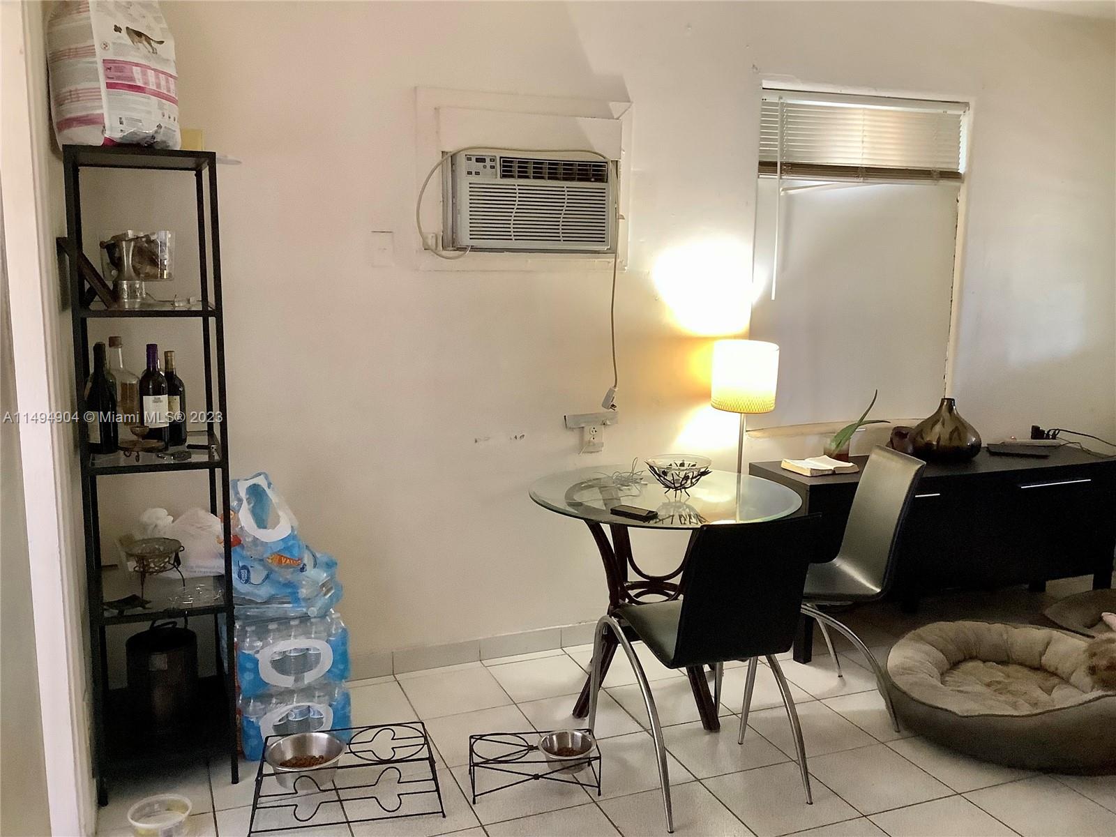 2.5 Miles To Hollywood BeAch