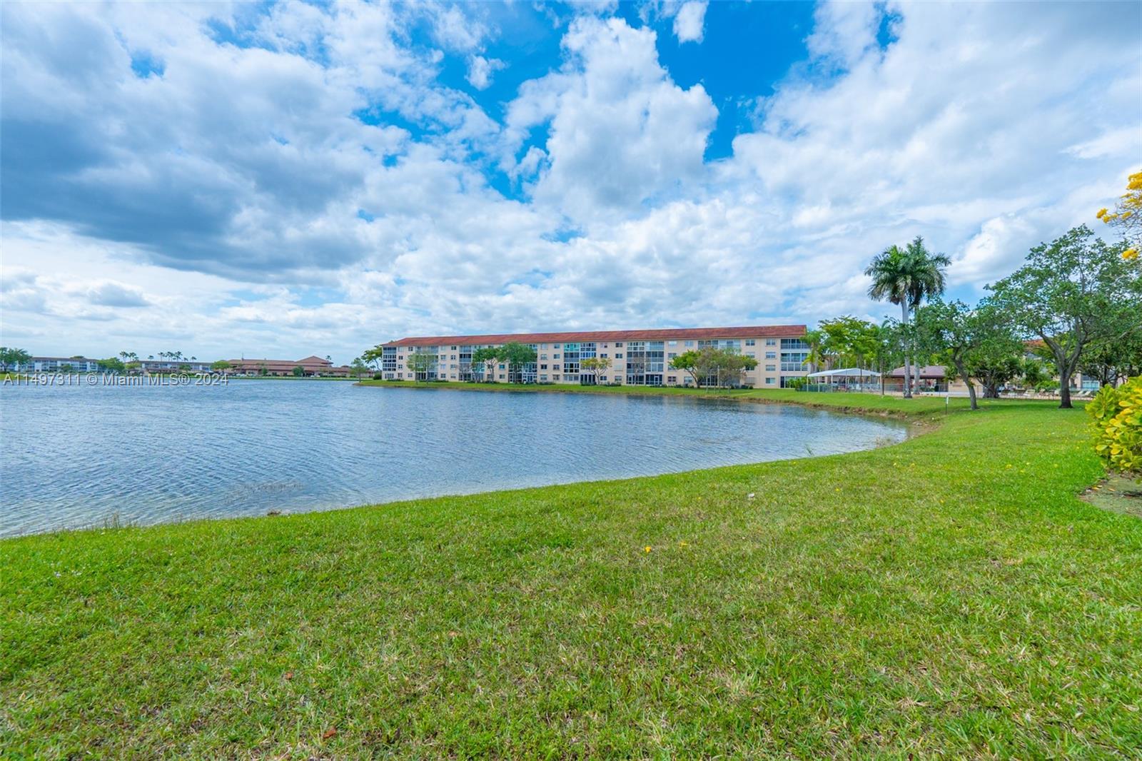 Serene Garden & Lake Views from your Terrace