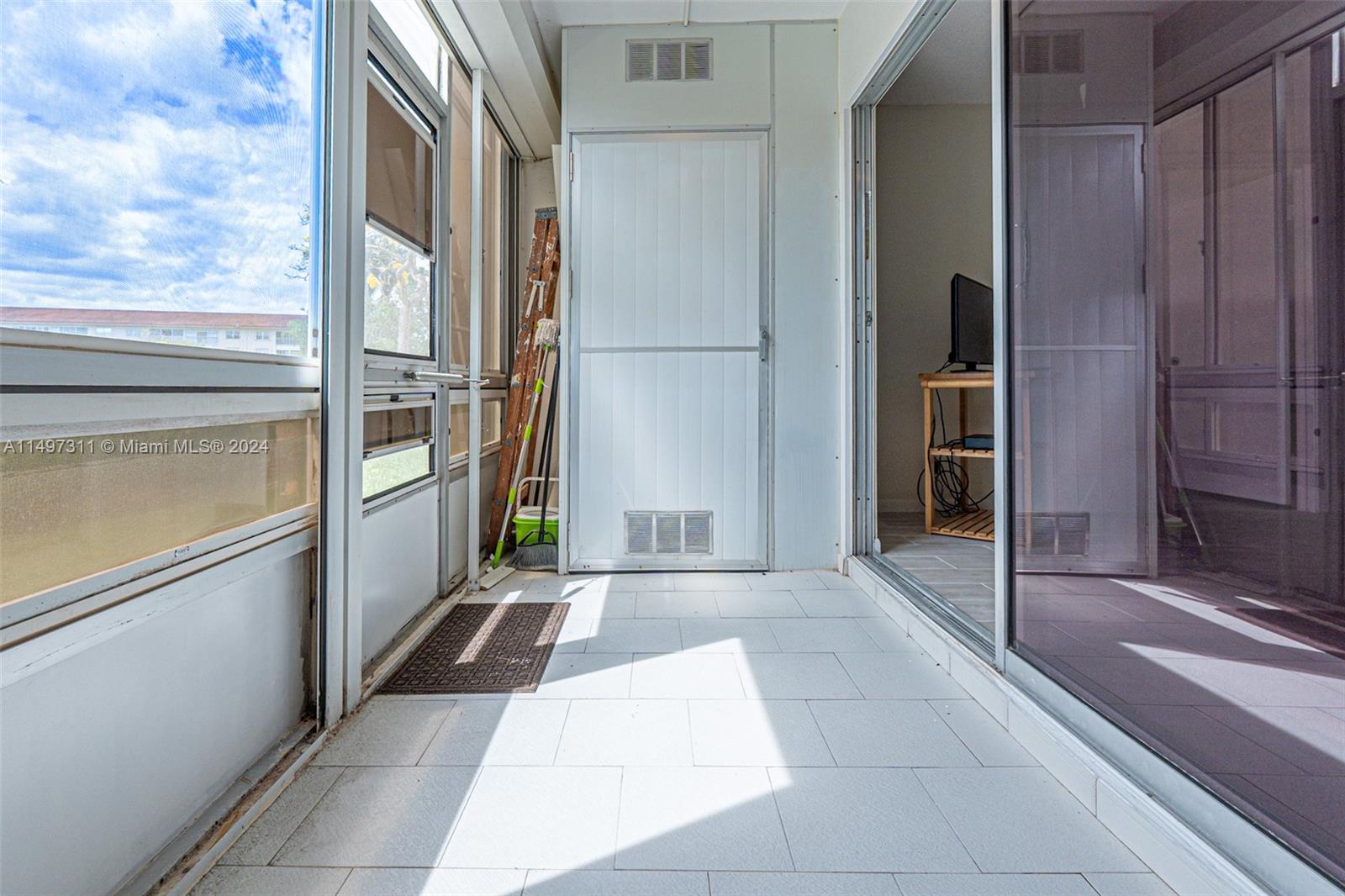 w/ Built in Closet for add'l Storage