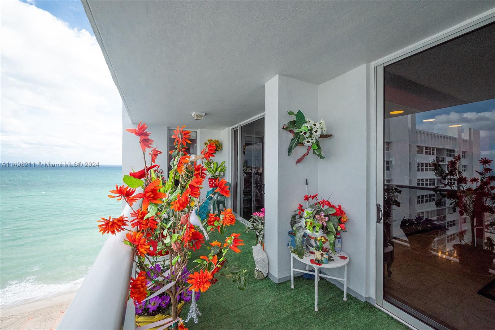 Balcony, Eastern exposure