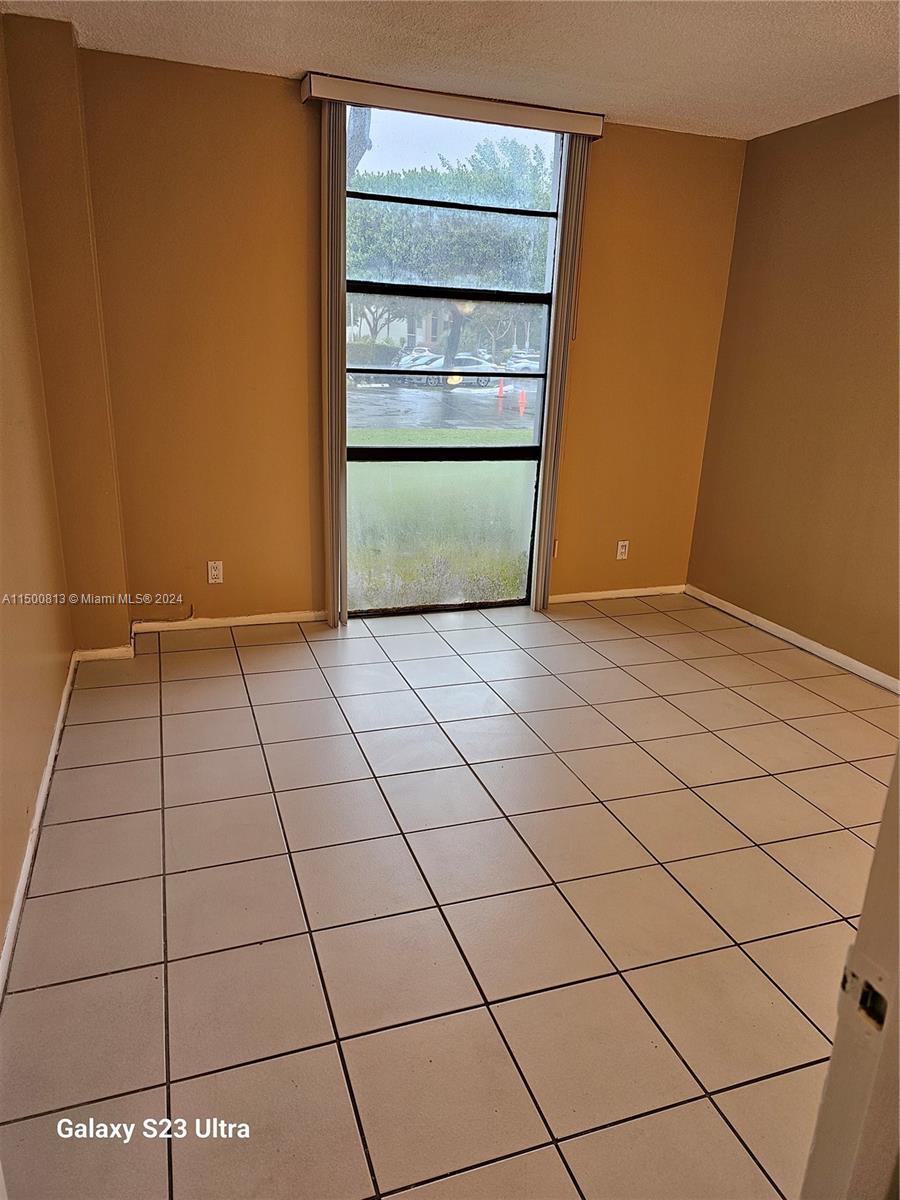 Guest bedroom / office