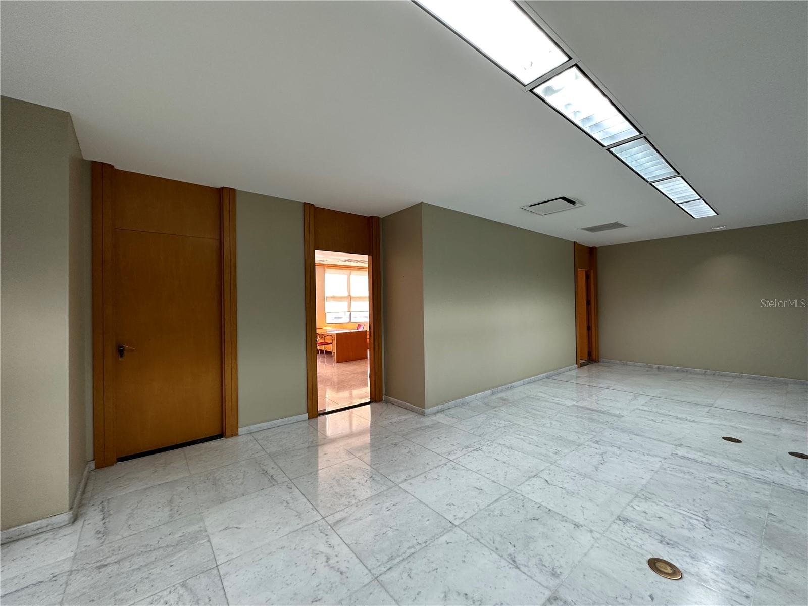 207 PONCE DE LEON AVENUE, SAN JUAN, PR 00917 Real