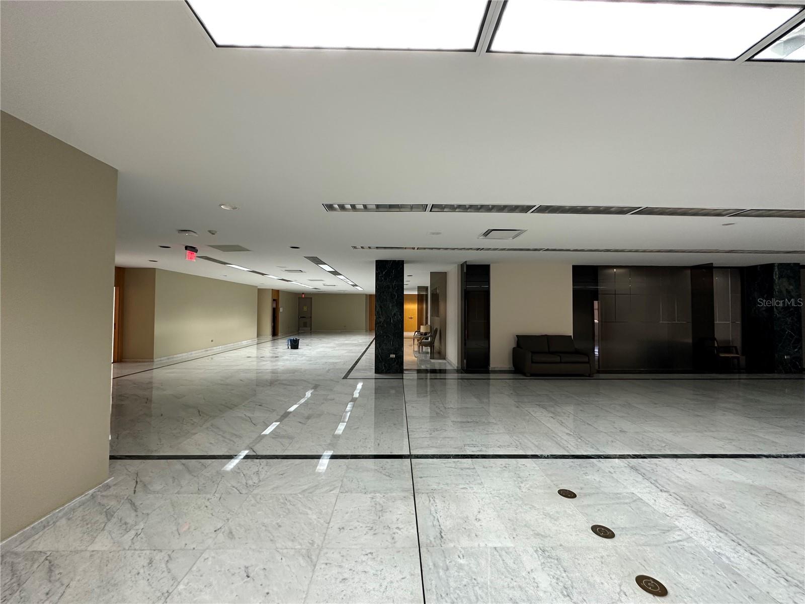 207 PONCE DE LEON AVENUE, SAN JUAN, PR 00917 Real