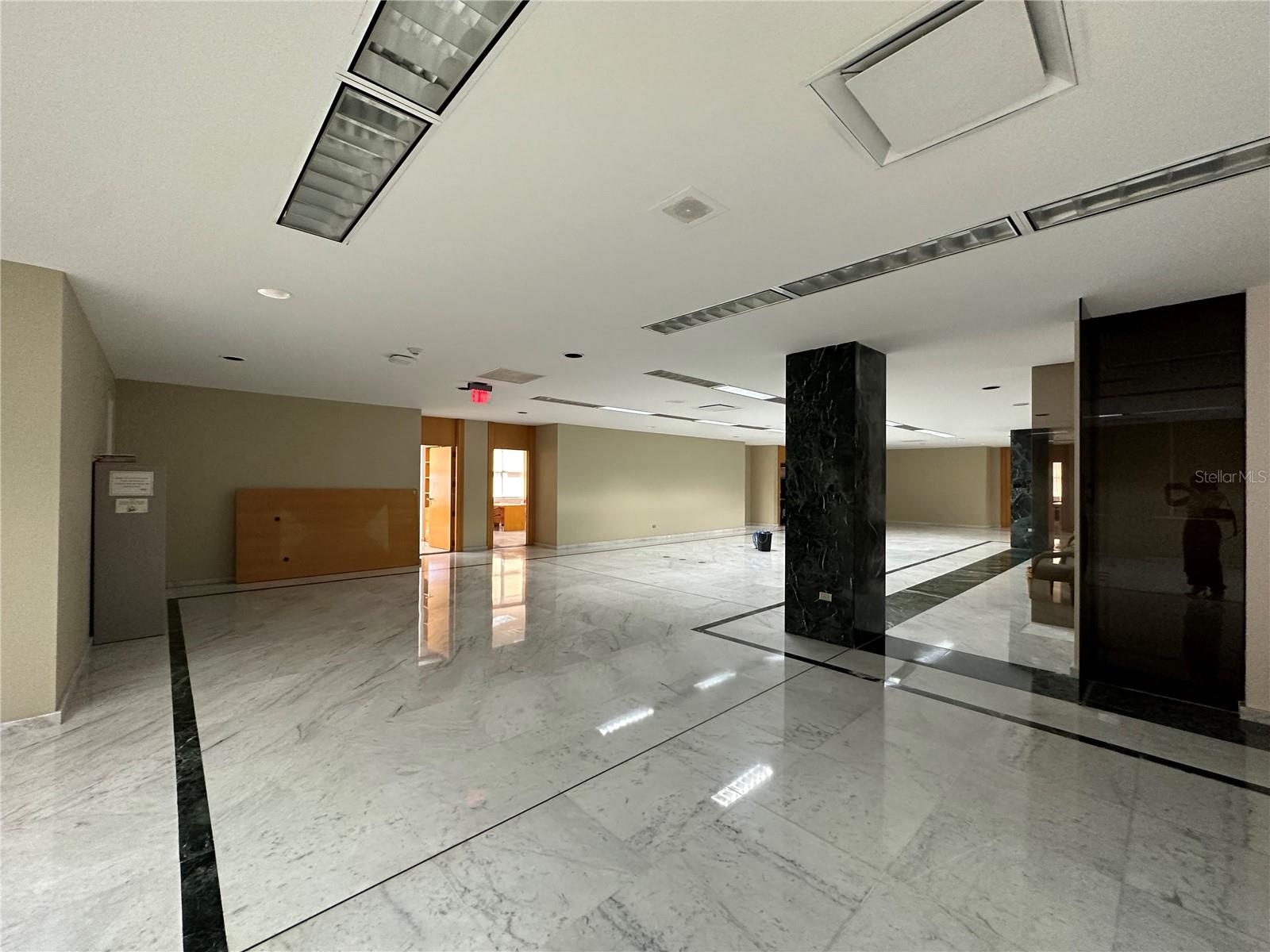 207 PONCE DE LEON AVENUE, SAN JUAN, PR 00917 Real