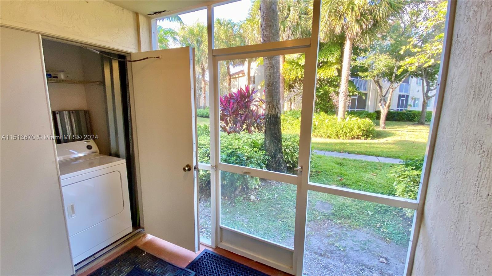 Patio Laundryroom