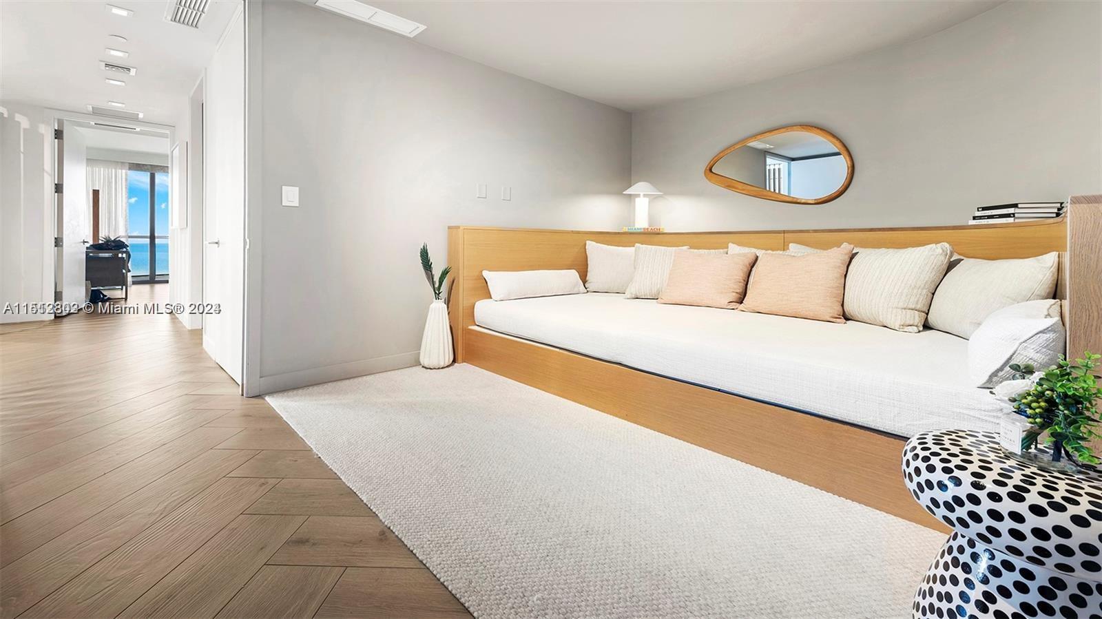 second bed/den