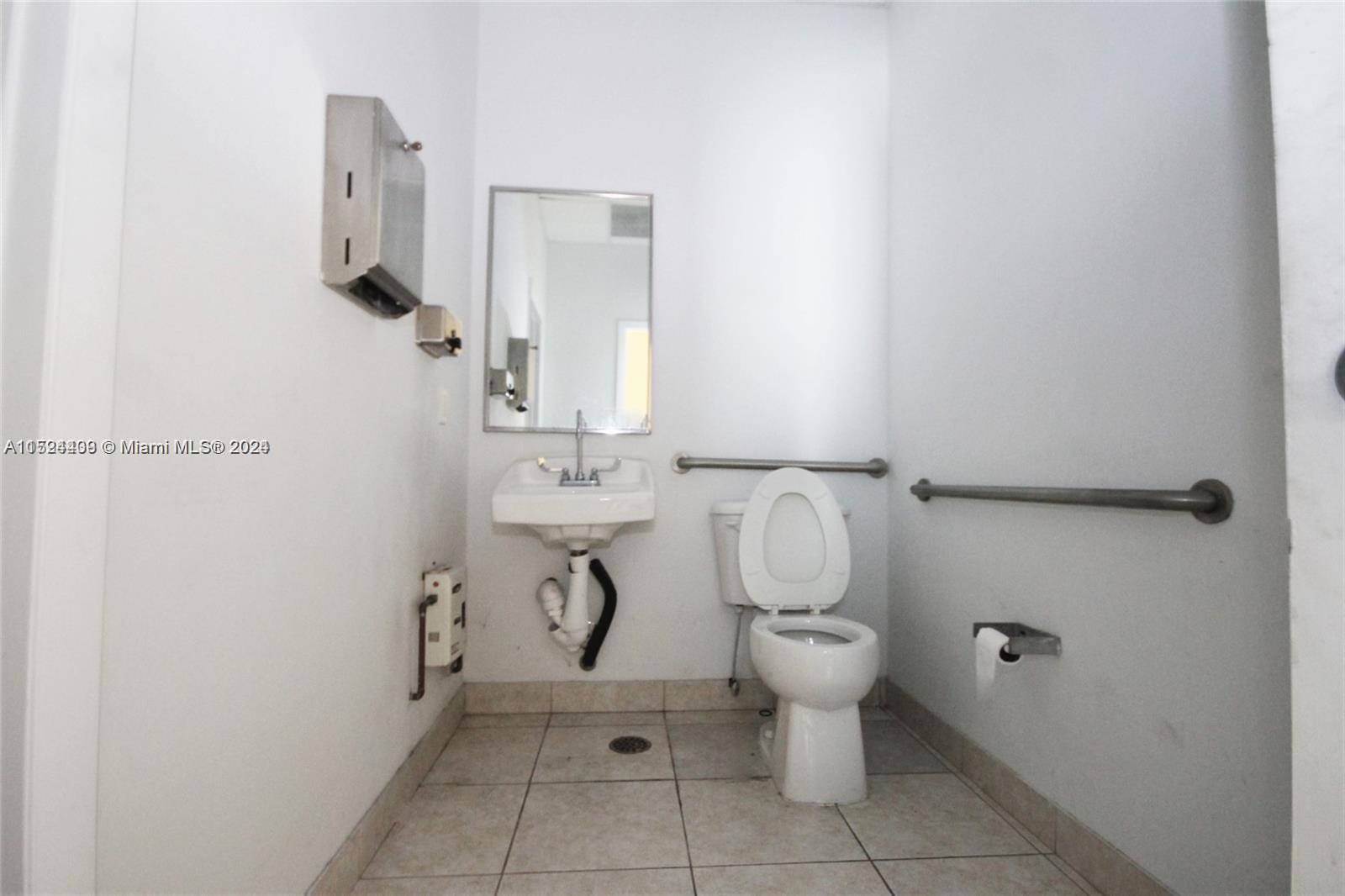 Full Bathroom with storage