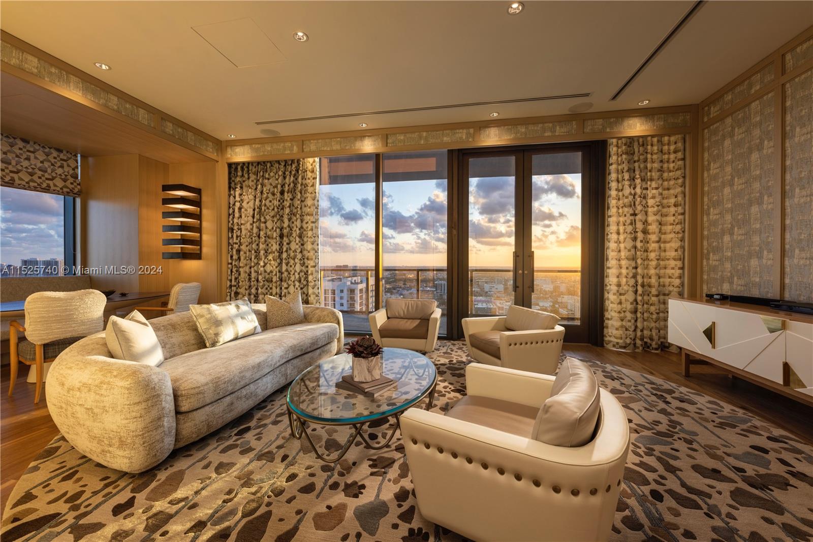7th Floor Lounge