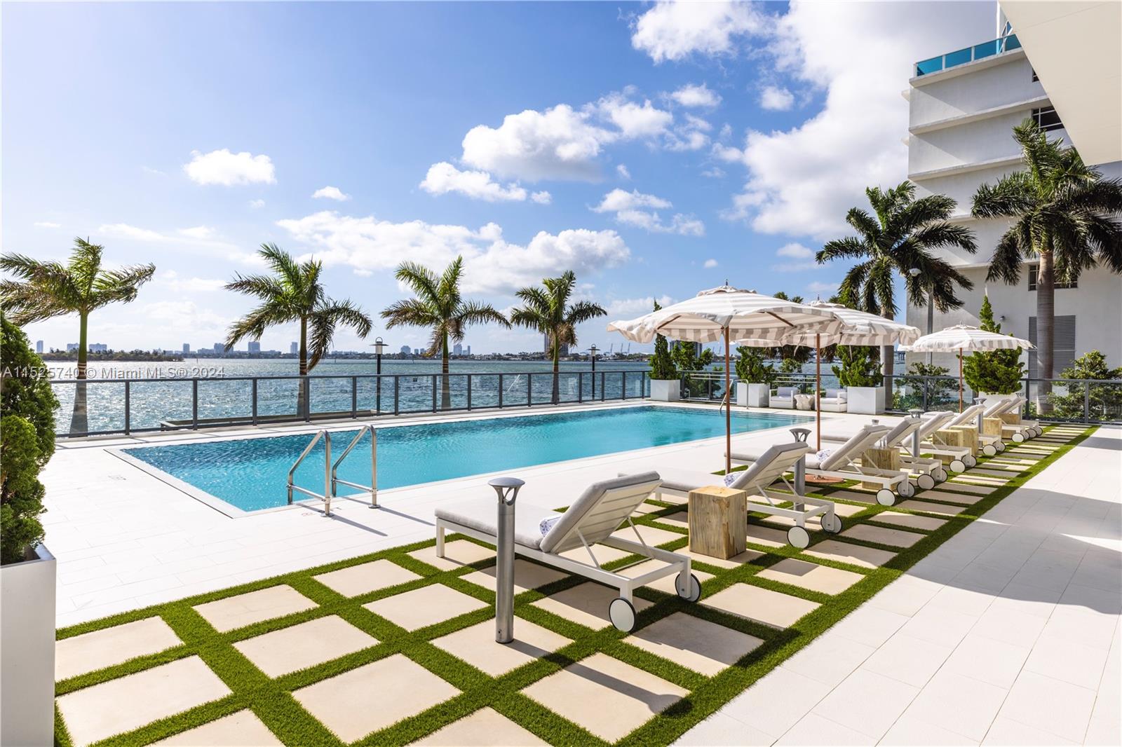 Bay Pool