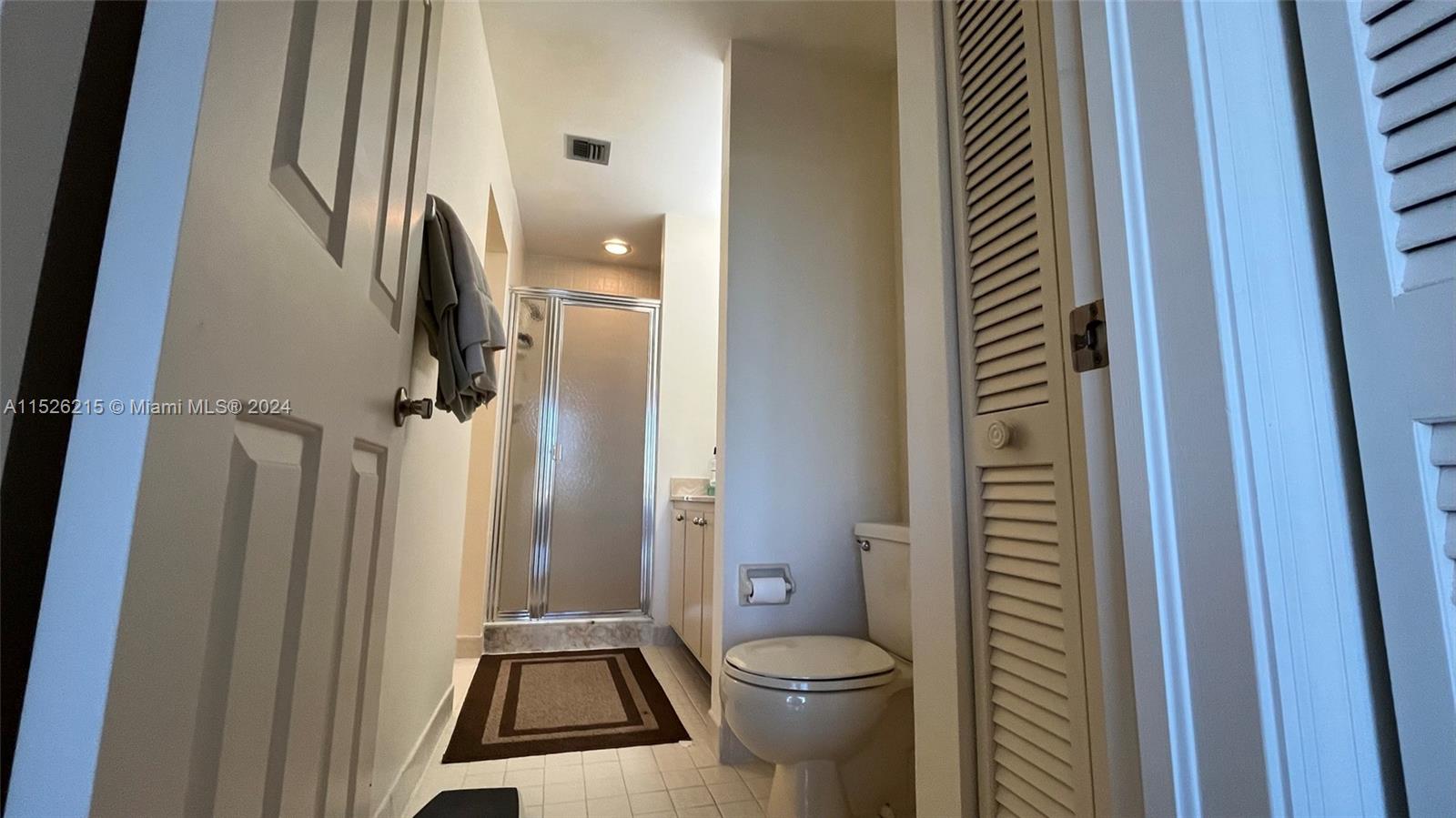 1st floor full bathroom