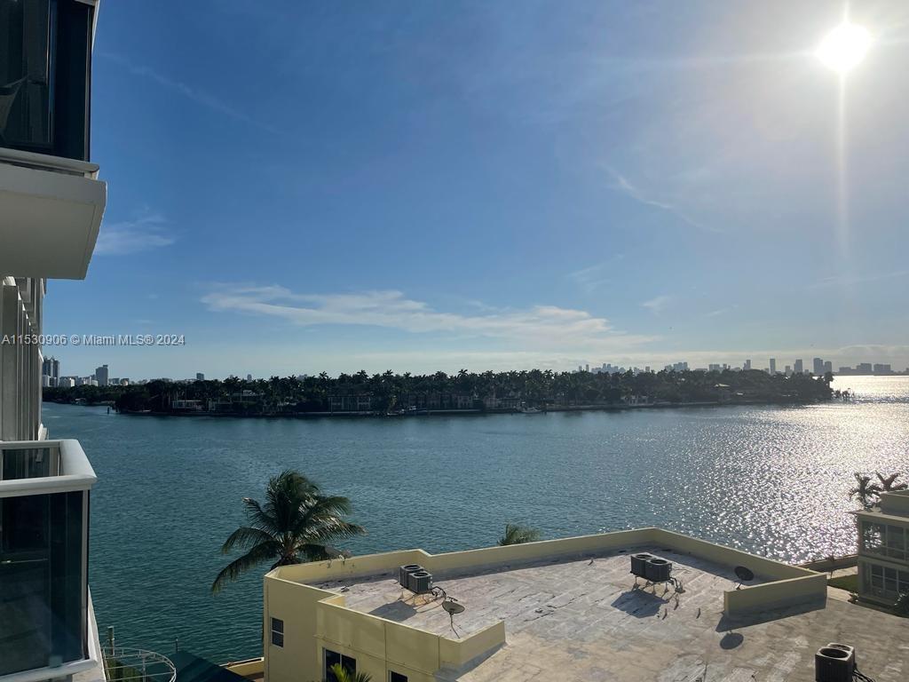 unrestricted Intercostal views (South West location)