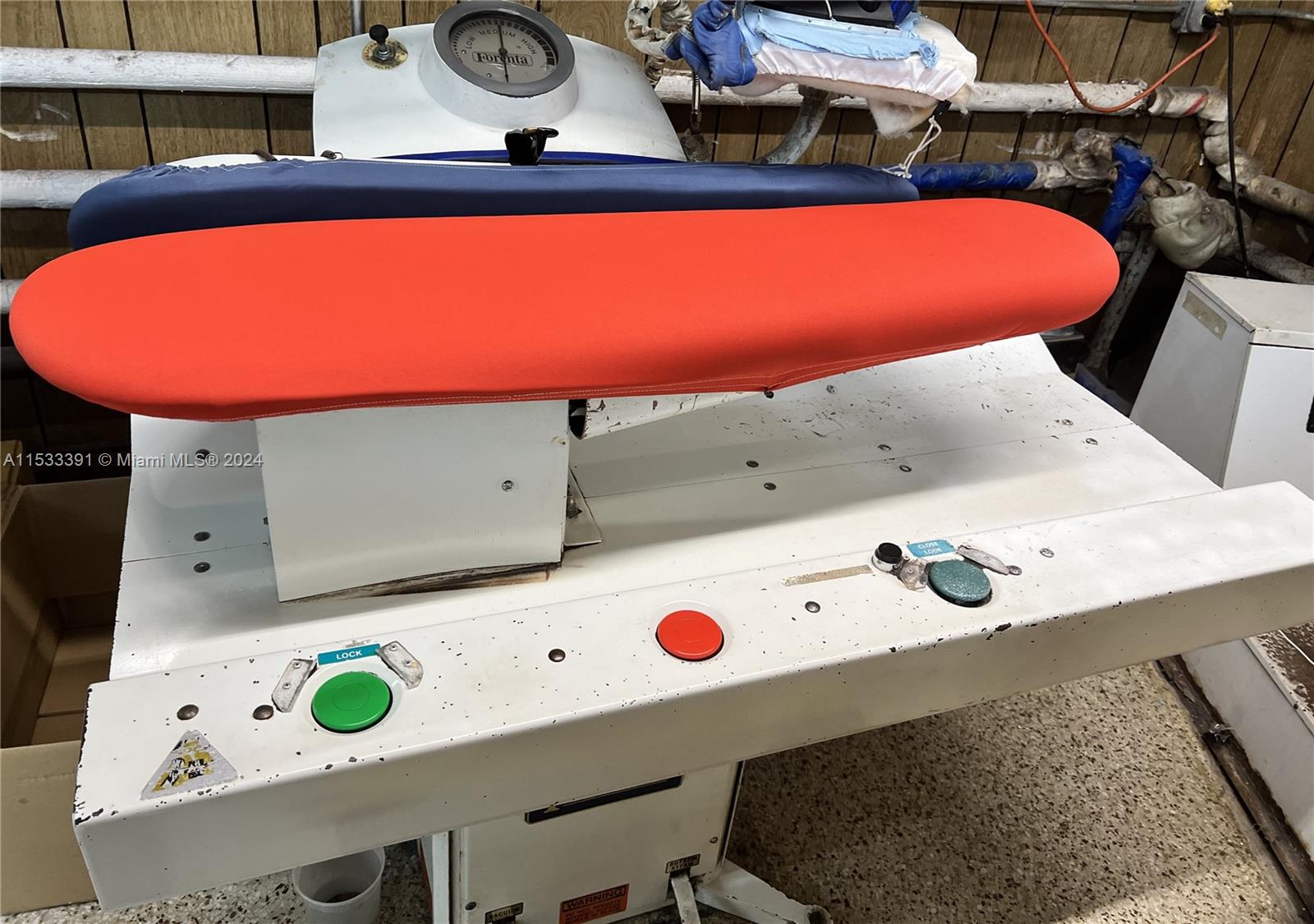 Double Action Press
er