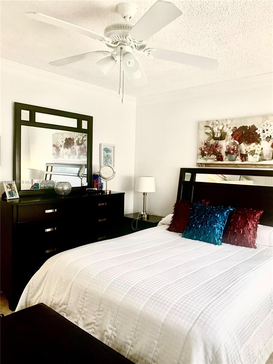 BEAUTIFUL WOOD BEDROOM